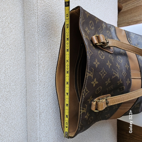 Louis Vuitton Monogram Tote Bag - Picture 14 of 16
